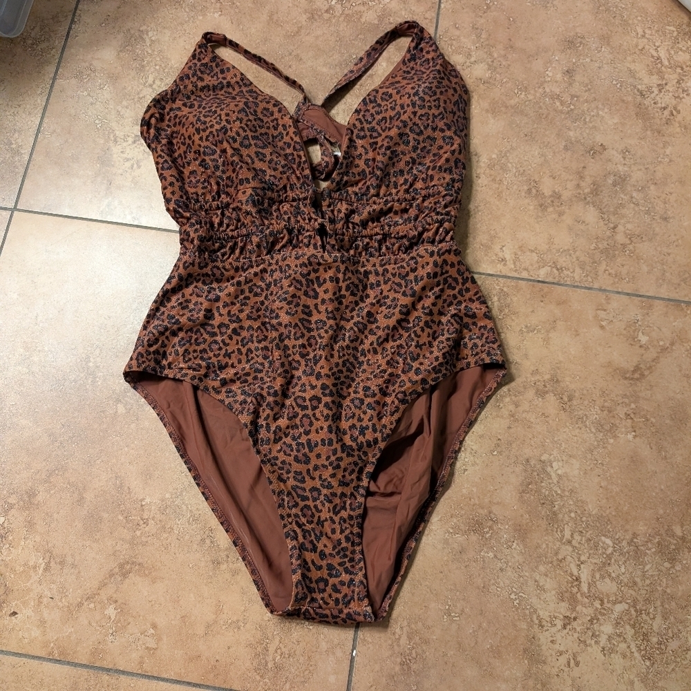 Berlook / NWT /  Leopard Print Plus Size One-Piece Swimsuit US 24